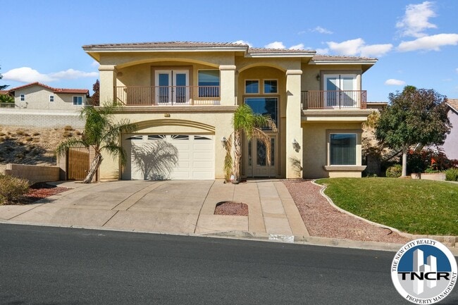Building Photo - Gorgeous 4 Bedroom | 3.5 Bath