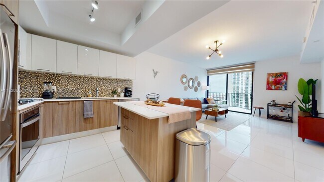 Foto del edificio - 5300 Paseo Blvd