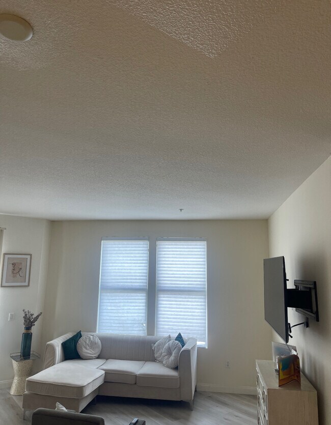 Foto del edificio - 12664 Chapman Ave