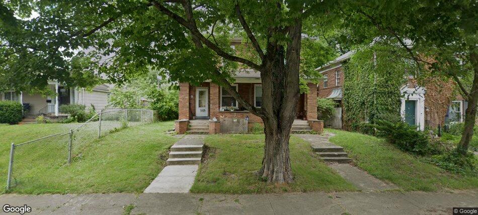 Foto principal - 137 E 5th St