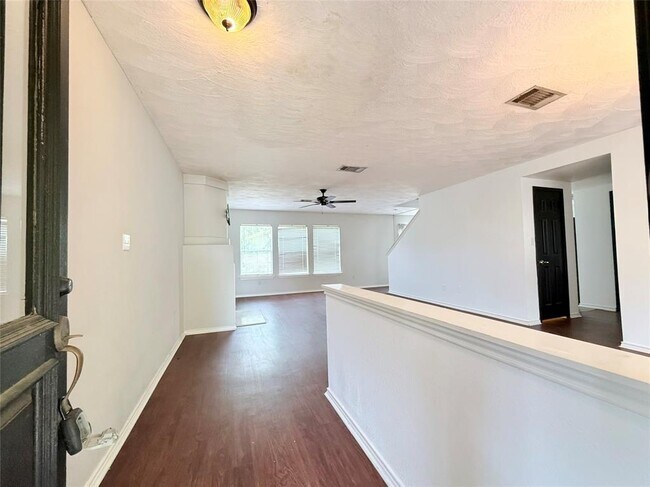Foto del edificio - 2734 High Point Dr