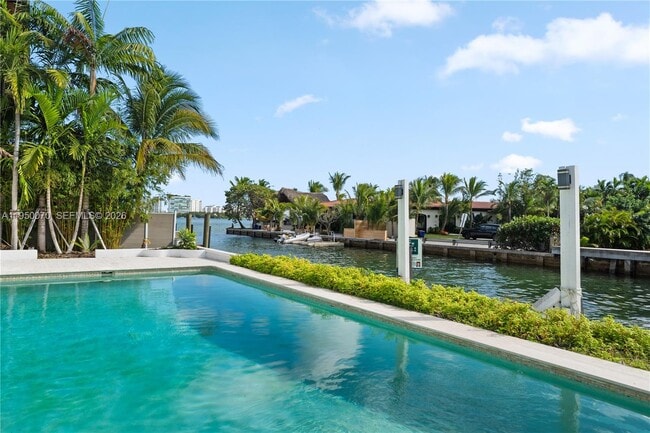 Foto del edificio - 1250 NE 87th St