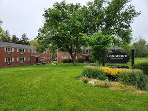 Longford Apartments photo'