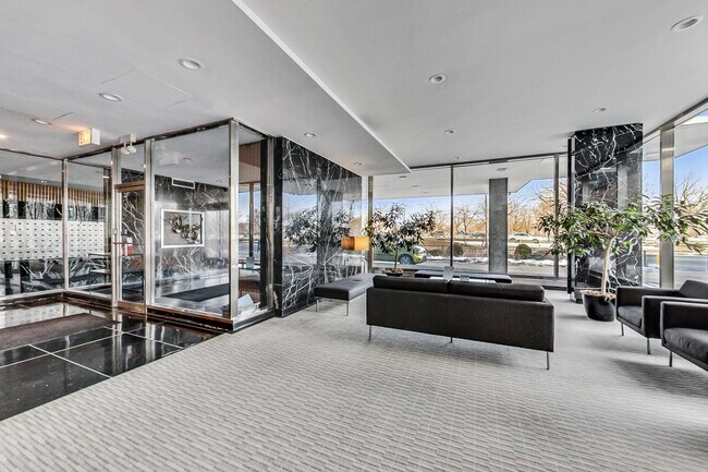 Building Photo - 3900 N Lake Shore Dr