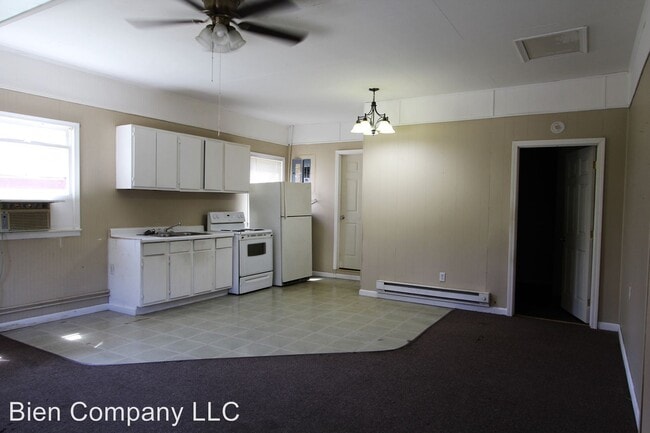 Building Photo - 11410 S Lakeview Dr