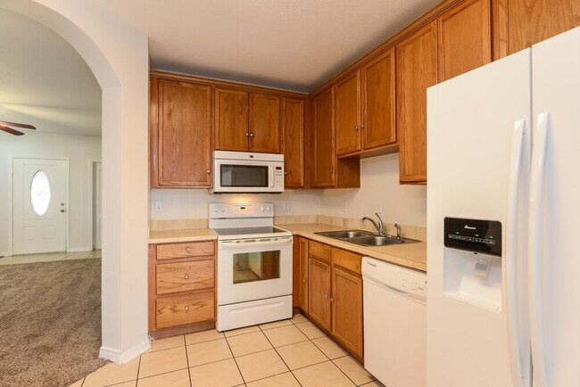 Foto del edificio - 8103 Canterbury Lake Blvd