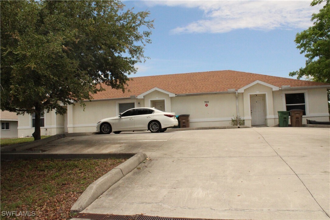Foto principal - 703 SE 8th Terrace