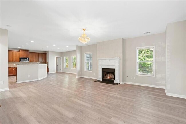 Foto del edificio - 4660 Lake Hill Trail
