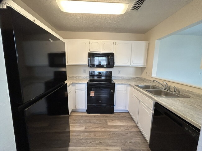 Building Photo - Condo for Rent