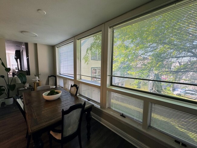 Foto del edificio - 3217 Dawson St