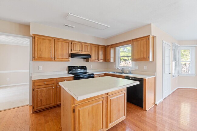 Foto del edificio - 1073 Heatherwood Dr