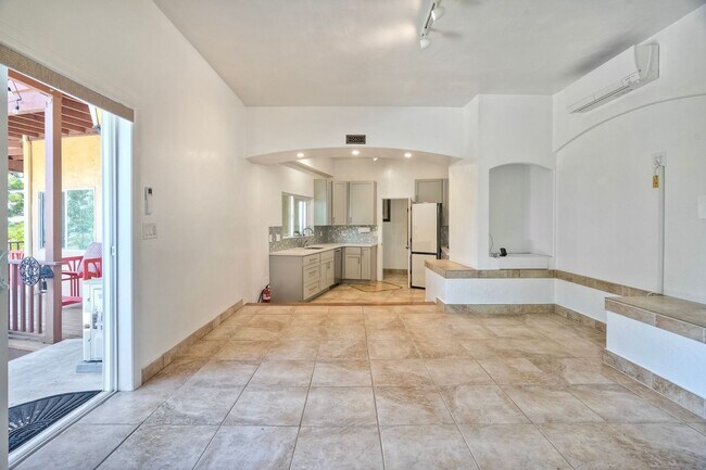 Foto del edificio - ADU with a VIEW! 1 Bed/1 Ba - Seeforever D...