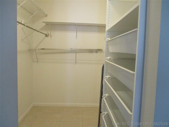 Foto del edificio - 22053 Palms Way