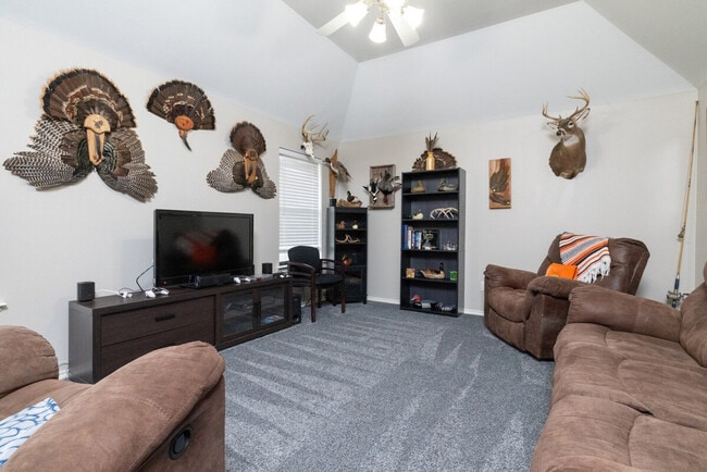 Building Photo - 8733 Shadow Trace Dr