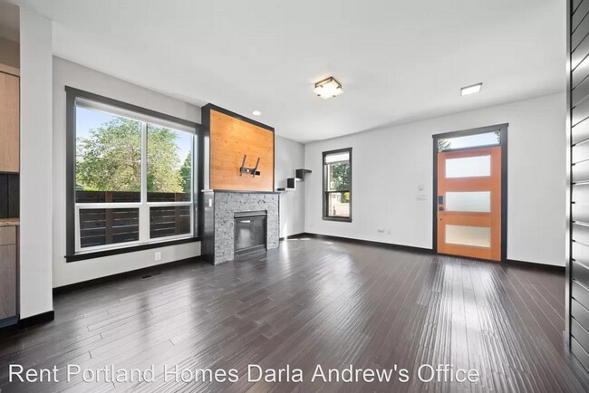 Building Photo - 3 br, 2.5 bath House - 6509 SE 62nd Avenue