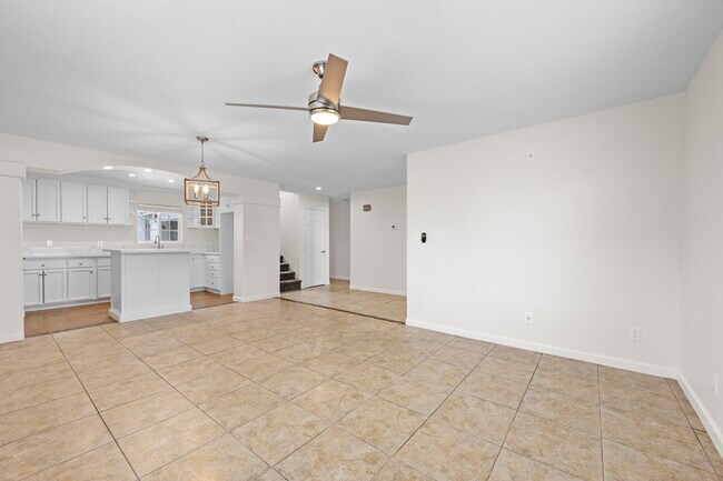 Foto del edificio - 1749 Dahlia Ave