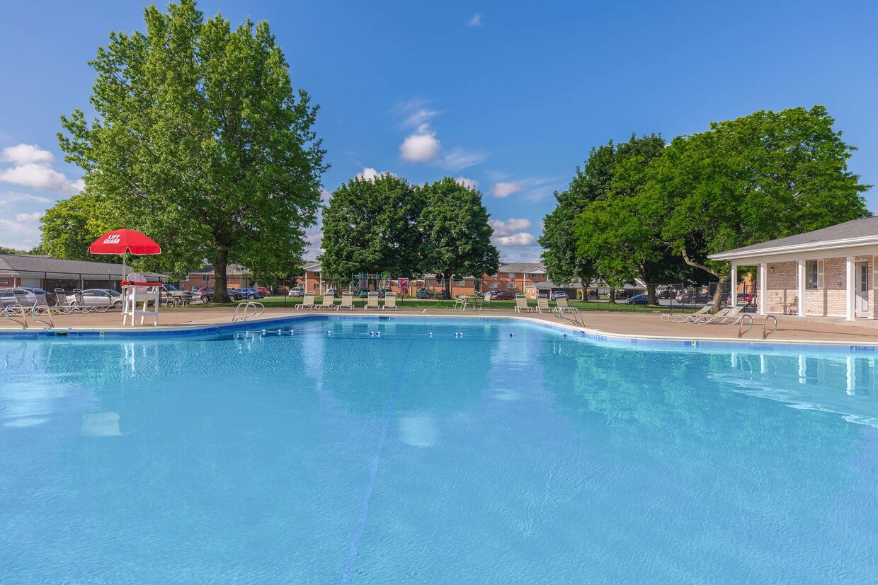 Primary Photo - Greystone Apartments & Townhomes