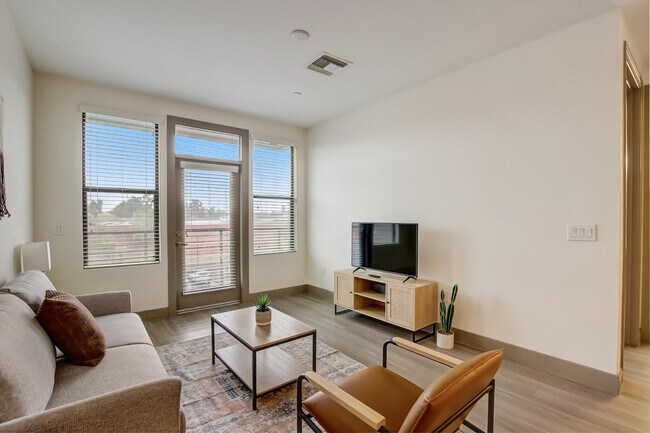 Foto del edificio - 555 N College Ave