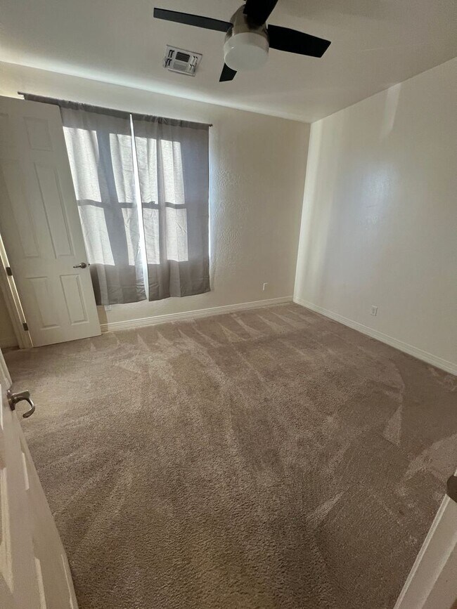 Foto del edificio - (LEASE PENDING) Presidio in the Pines - $3,125 - 3 Bed/2.5 Bath House with A/C