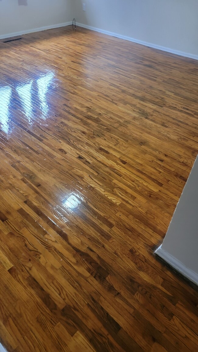 Foto del edificio - 2512 Maplewood Ave