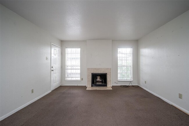 Building Photo - 6606 De Moss Dr