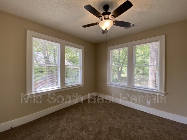 Building Photo - 2014 Valmar St