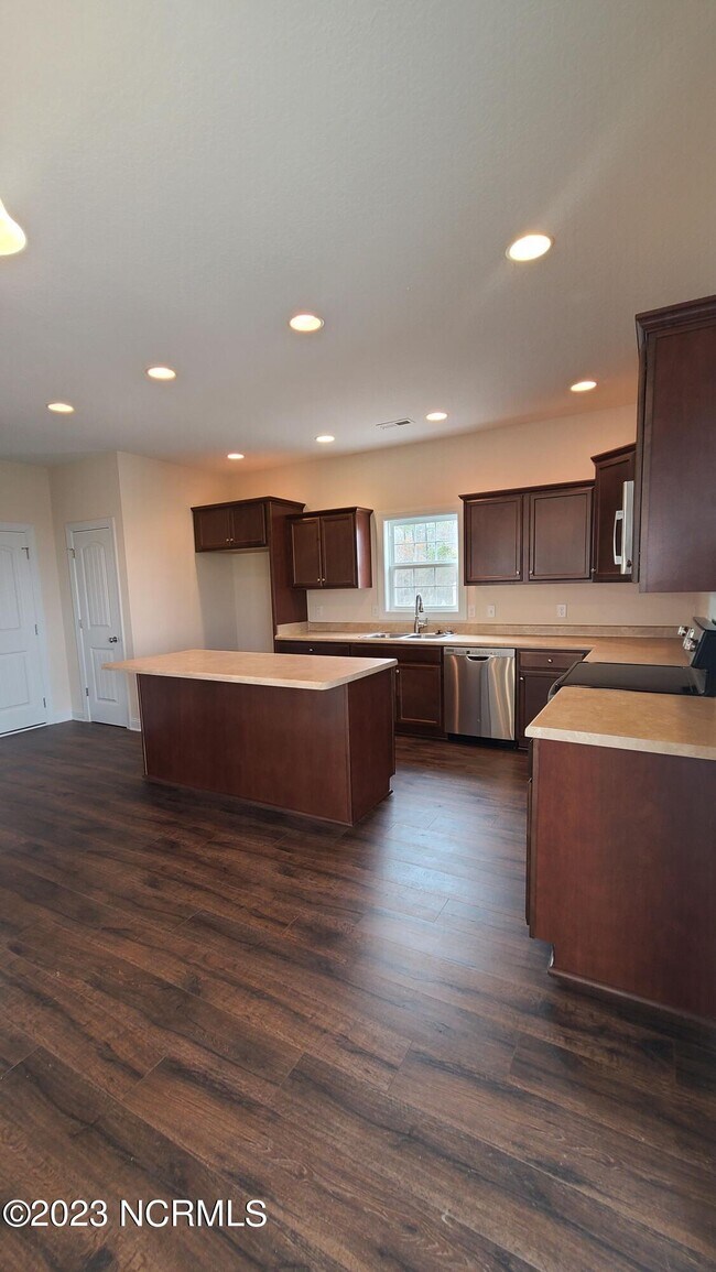 Foto del edificio - 182 Moonstone Ct