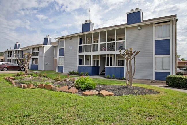 Building Photo - 2700 S Dairy Ashford Rd