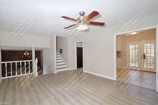 Building Photo - 4 br, 2.5 bath House - 544 Pennylake Ln
