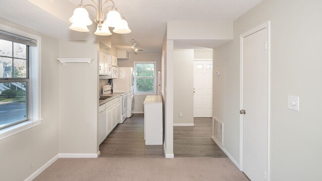 Foto del edificio - Fantastic Location! Chapel Hill 2 Bedroom ...