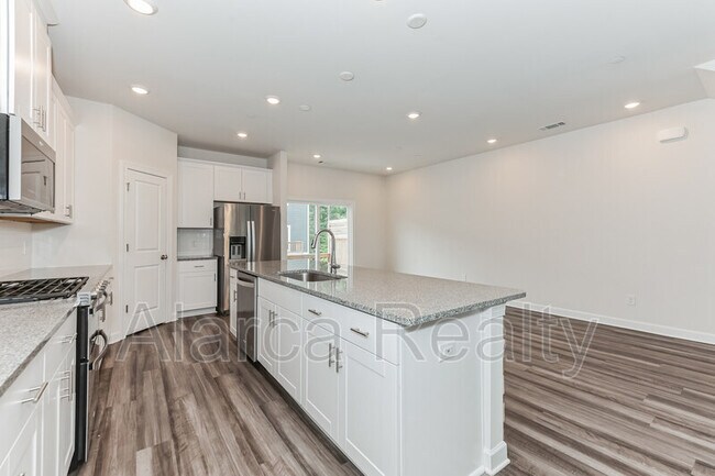 Foto del edificio - 3537 Auburn Curb Rd