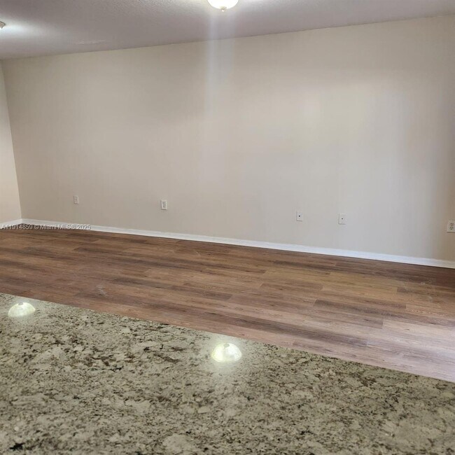 Foto del edificio - 14116 SW 260th St