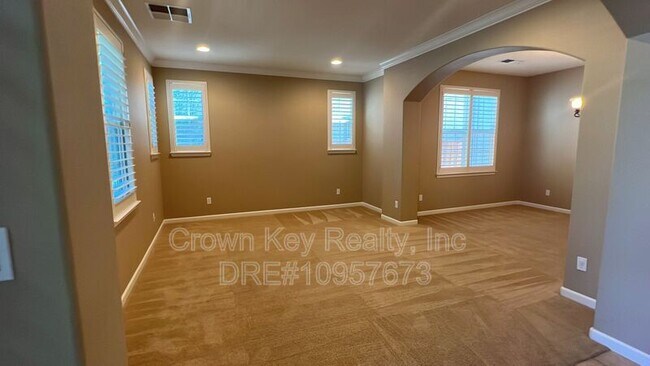 Foto del edificio - 438 W Piedmont Dr