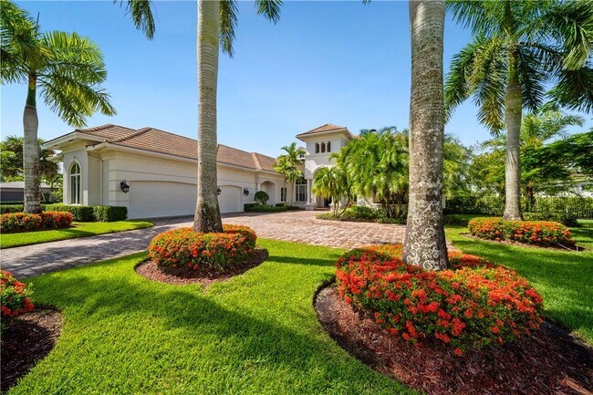 Foto del edificio - 3111 Lake Ridge Ln
