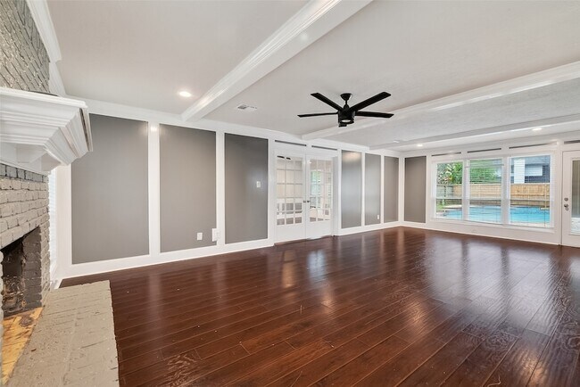 Foto del edificio - 2402 Oak Shores Dr