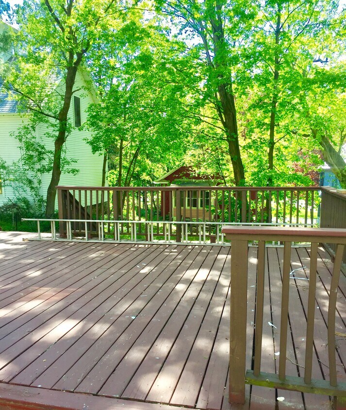 25 Court St Unit Rear, Ballston Spa, NY 12020 Room for Rent in