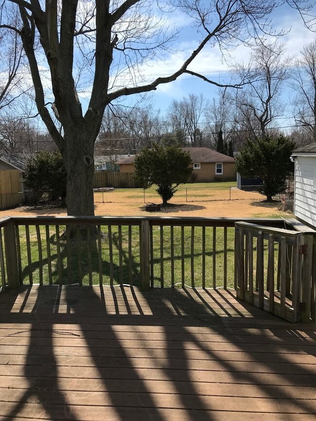 Deck overlooking Huge Yard - 1603 W John St