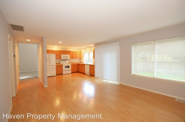 Building Photo - 3 br, 2.5 bath House - 31641 110th Place SE