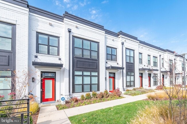 Building Photo - 11382 Emerald Park Rd