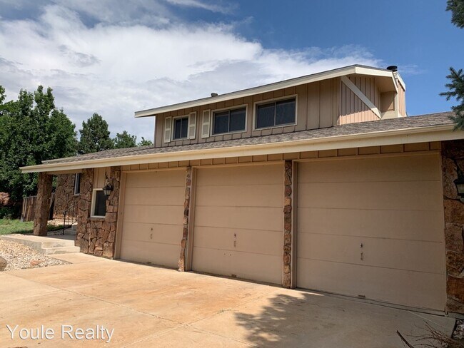 Foto del edificio - 4 br, 3 bath House - 1612 Sudbury Ct