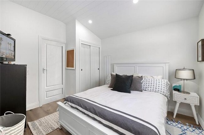 Foto del edificio - 489 Jasmine St