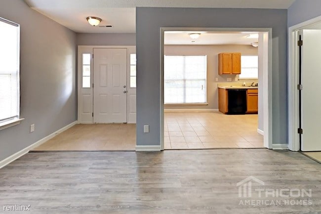 Building Photo - 8600 Warwick Crest Ln