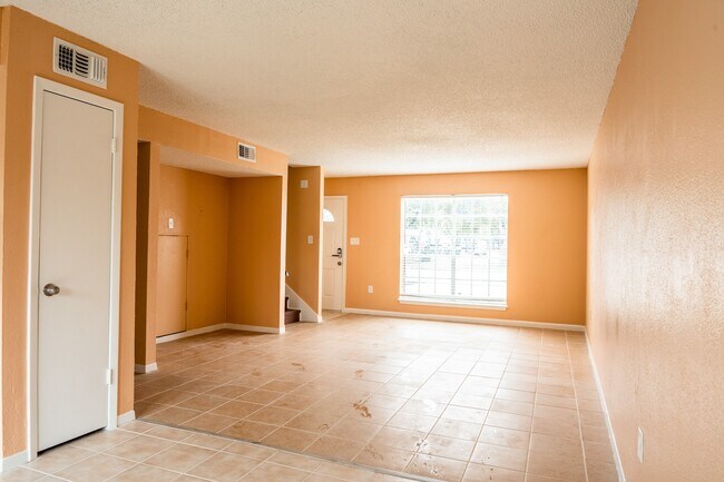 Foto del edificio - 1506 Eagle Lake Rd