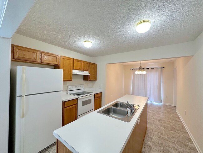 Building Photo - Well Maintained Home in Holly Springs!