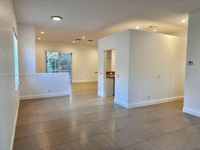 Building Photo - 1761 Aspen Ln