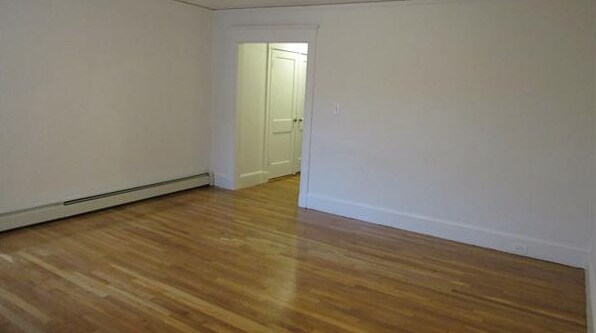 Foto del edificio - 498 E Broadway