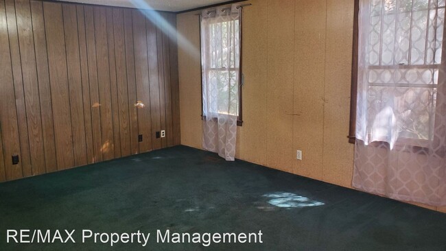Building Photo - 2 br, 1 bath House - 1010 E. Park