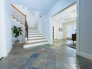 Building Photo - 592 Bomar St