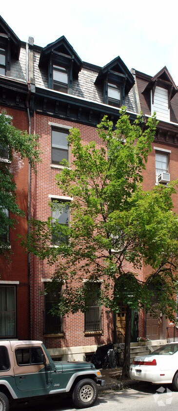 Building Photo - 2027 Pine St