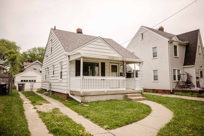 Building Photo - Beautifully Remodeled Three Bedroom Home F...